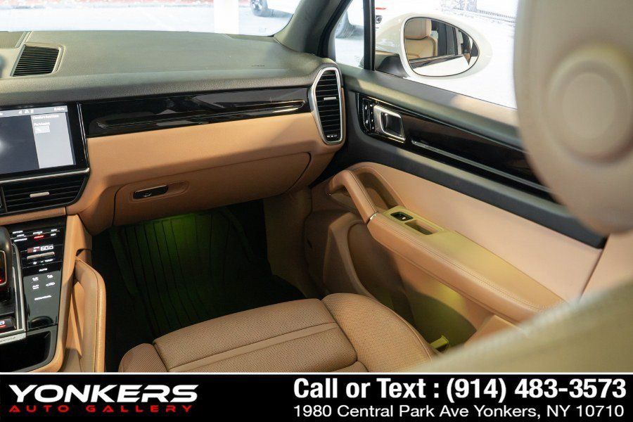 Used 2021 Porsche Cayenne AWD/4WD image 45