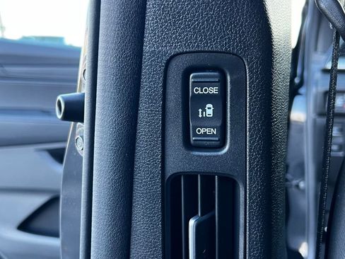 Used 2025 Honda Odyssey Sport-L image 14