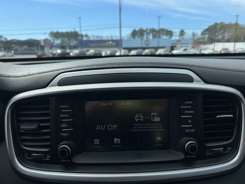 Used 2019 Kia Sorento L image 22