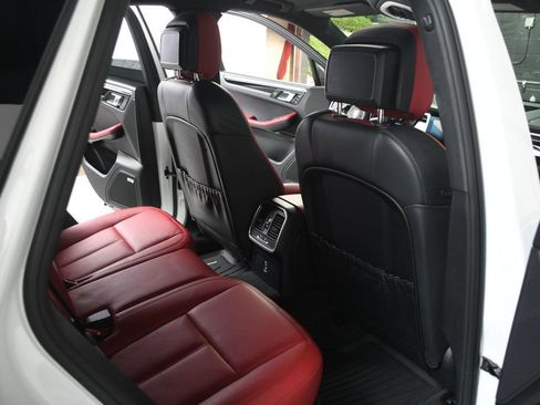 Used 2020 Porsche Macan S AWD/4WD image 38