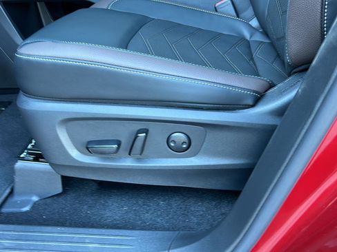 New 2025 Nissan Pathfinder Platinum image 14