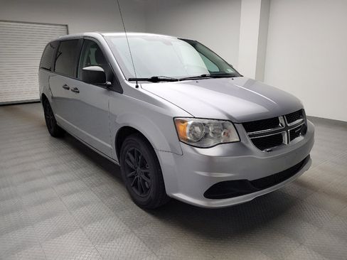 Used 2019 Dodge Grand Caravan SE FWD image 13