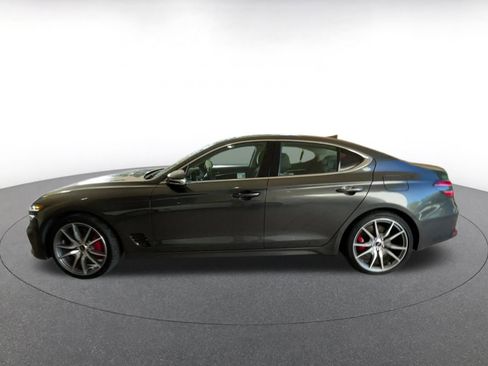 Used 2025 Genesis G70 2.5T image 9