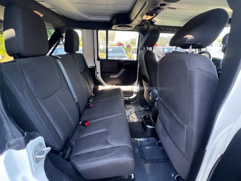 Used 2014 Jeep Wrangler Unlimited Sport w/ Quick Order Package 24S AWD/4WD image 11