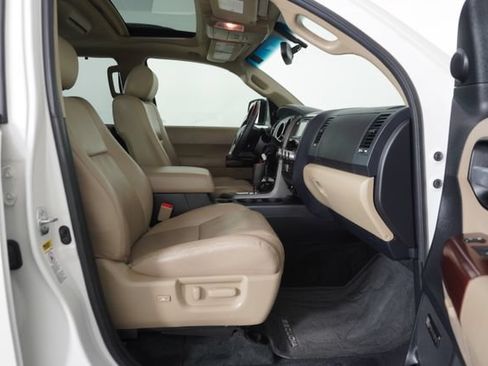 Used 2015 Toyota Sequoia Platinum RWD image 41