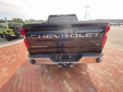 Used 2022 Chevrolet Silverado 1500 LT AWD/4WD image 32