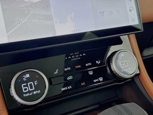 New 2026 Jaguar F-PACE R-Dynamic S image 18