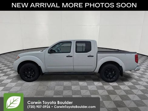 Used 2020 Nissan Frontier SV w/ Midnight Edition Floor Mats AWD/4WD image 4