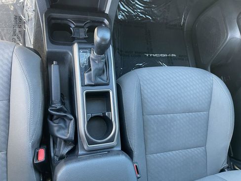 Used 2022 Toyota Tacoma SR5 image 19