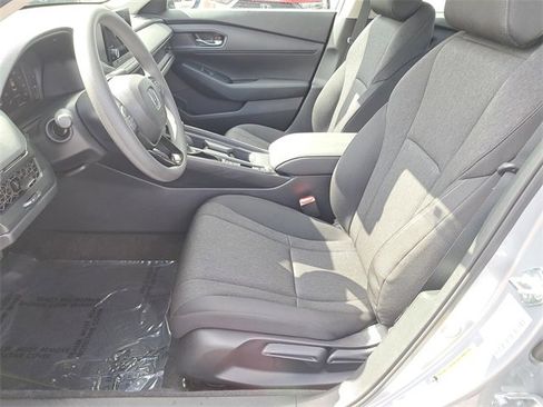 Certified 2025 Honda Accord LX image 17