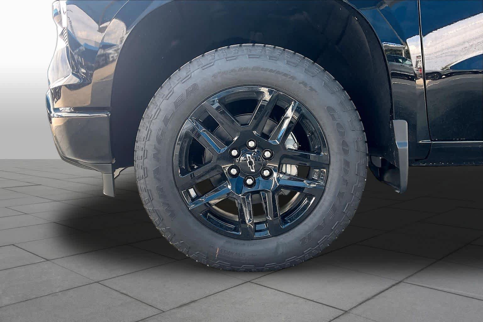 New 2026 Chevrolet Silverado 1500 RST w/ RST Select Package AWD/4WD image 11