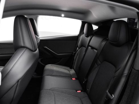 Used 2026 Tesla Model Y 2WD image 37