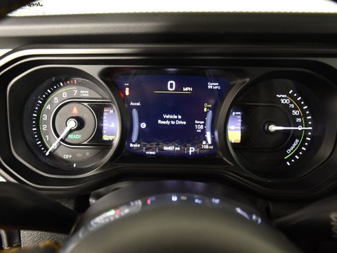 Used 2024 Jeep Wrangler Unlimited Sahara AWD/4WD image 18