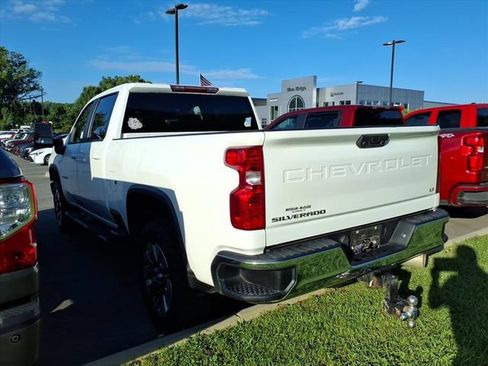 Used 2022 Chevrolet Silverado 2500 LT w/ Convenience Package AWD/4WD image 7