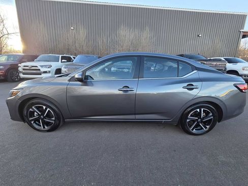 Used 2025 Nissan Sentra SV image 4
