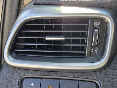 Used 2020 Kia Sorento LX AWD/4WD image 52