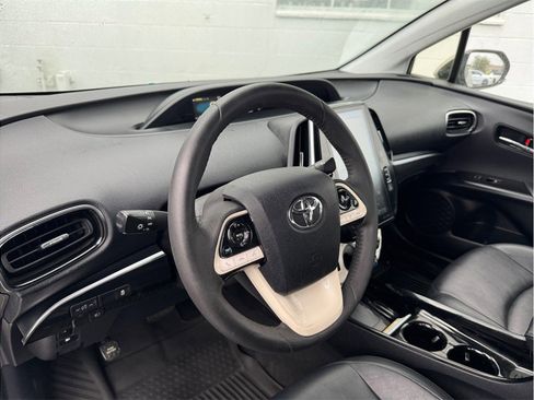 Used 2018 Toyota Prius Prime Premium w/ Carpet Mat Package FWD image 22