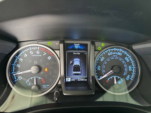 Used 2022 Toyota Tacoma TRD Sport w/ TRD Premium Sport Package AWD/4WD image 40