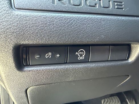 Used 2023 Nissan Rogue S image 21