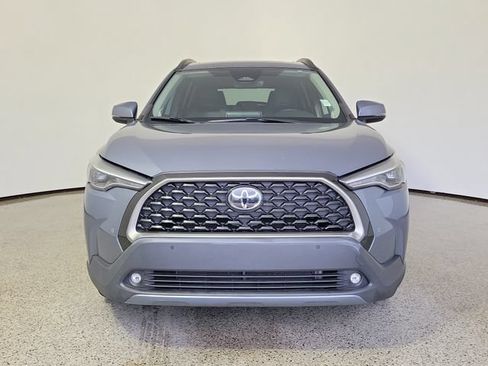 Used 2023 Toyota Corolla Cross XLE w/ Convenience Package FWD image 3