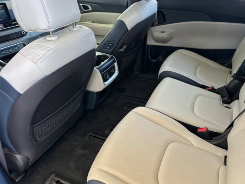 Certified 2025 Kia Carnival SX FWD image 13