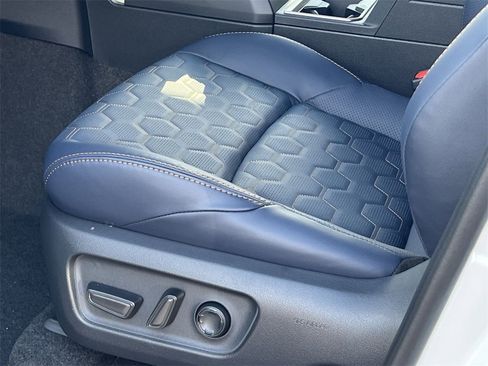 Used 2025 Toyota 4Runner TRD Off-Road image 8