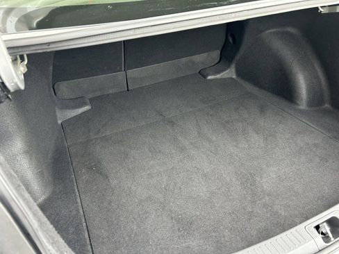 Used 2021 Toyota Corolla LE image 11