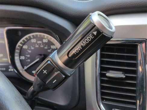 Used 2017 Nissan Titan PRO-4X w/ Pro-4x Convenience Package image 14