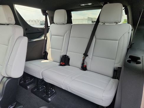Used 2025 Chevrolet Tahoe Premier AWD/4WD image 7