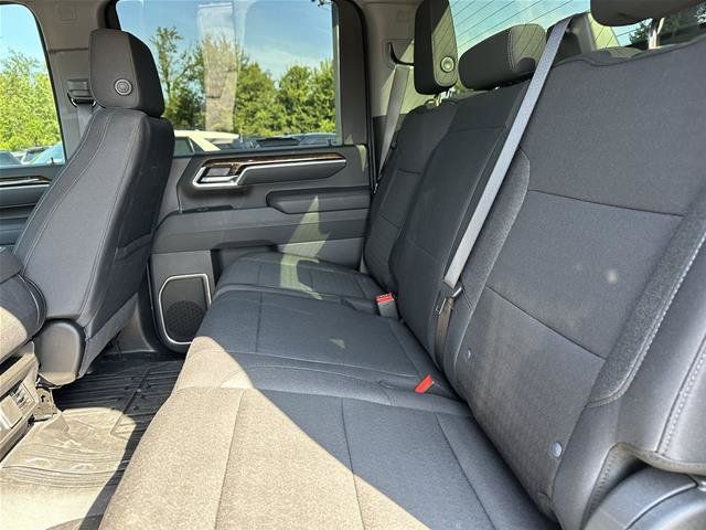Used 2025 GMC Sierra 2500 SLE w/ SLE Value Package; AWD/4WD image 5