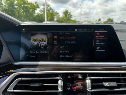 Used 2020 BMW X7 M50i image 17