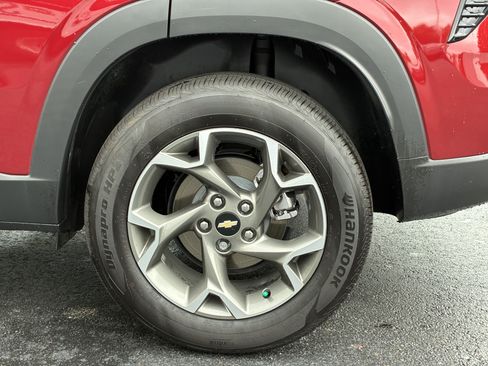 Used 2025 Chevrolet Trax LT w/ Driver Confidence Package FWD image 9