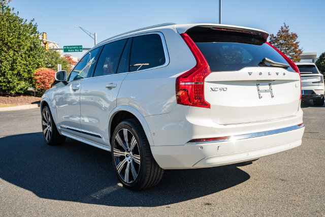 Certified 2024 Volvo XC90 T8 Ultimate w/ Lounge Package AWD/4WD image 5