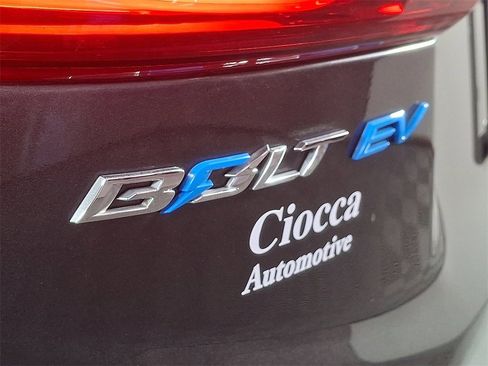 Used 2018 Chevrolet Bolt Premier w/ Driver Confidence II Package image 29