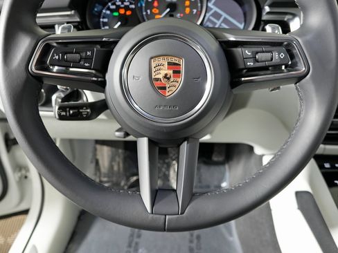 Certified 2023 Porsche Macan S image 21