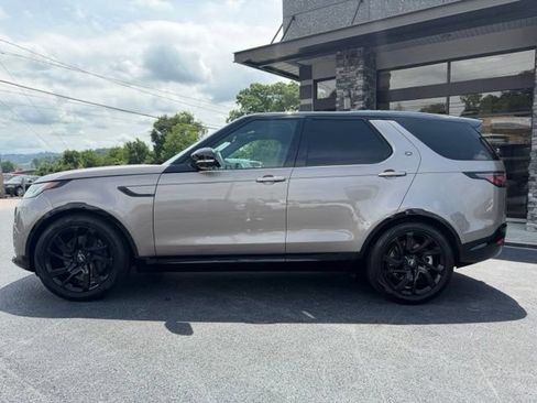 Used 2024 Land Rover Discovery Dynamic SE AWD/4WD image 6