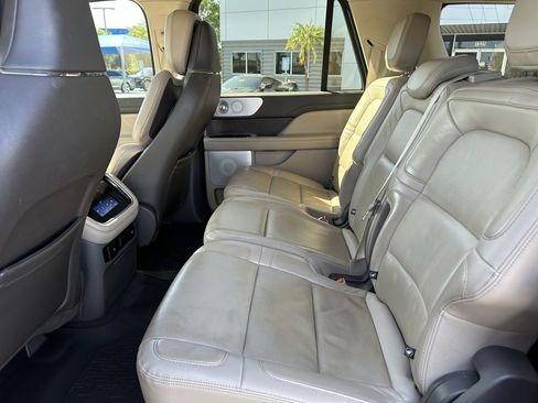 Used 2023 Lincoln Navigator L Reserve image 17