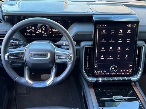 Used 2025 GMC Yukon XL Denali image 14