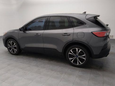 Used 2021 Ford Escape SE w/ SE Sport Appearance Package image 3