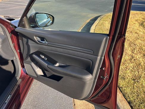 Used 2024 Nissan Altima 2.5 SL image 12