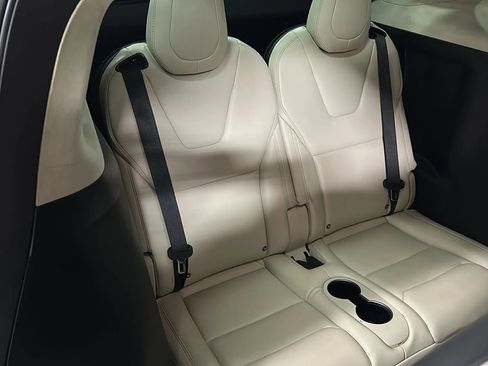 Used 2018 Tesla Model X 75D image 22