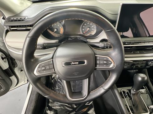 Used 2022 Jeep Compass Limited AWD/4WD image 11