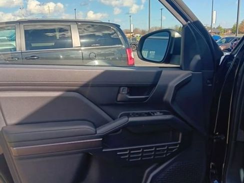 Used 2025 Toyota 4Runner SR5 image 11