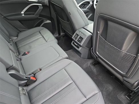 Certified 2025 Audi Q5 Premium w/ Convenience Package image 11