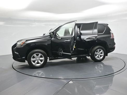 Used 2017 Lexus GX 460 w/ Navigation Package image 42