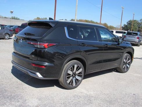 New 2026 Mitsubishi Outlander SEL FWD image 3