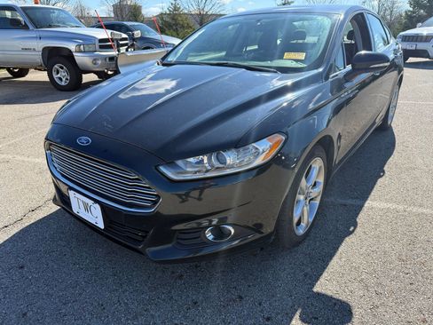 Used 2014 Ford Fusion SE w/ Equipment Group 201A image 1