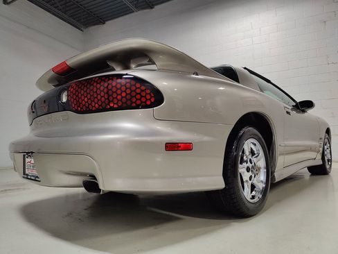 Used 2000 Pontiac Firebird Formula w/ Security Pkg image 9