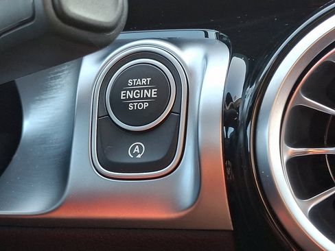 Certified 2024 Mercedes-Benz GLB 250 4MATIC image 23