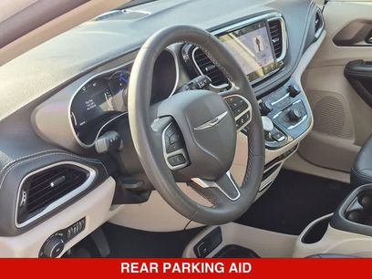 Used 2024 Chrysler Pacifica Limited